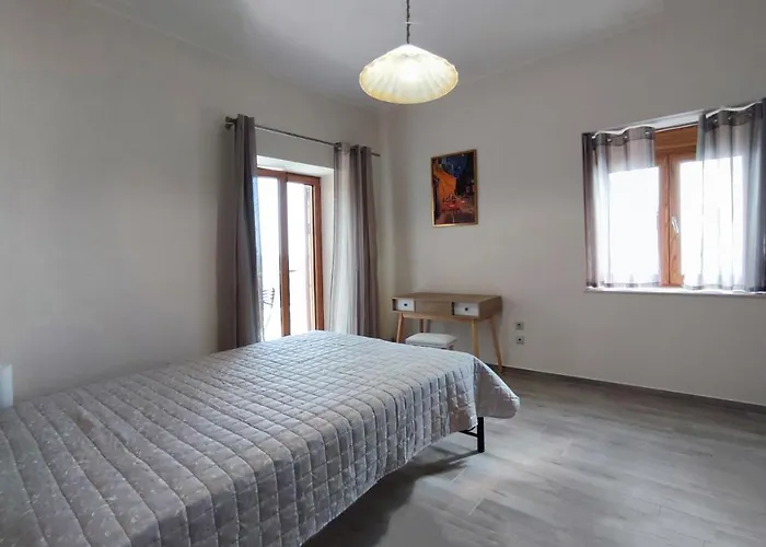 Olive Stonehouses - Alkistis *