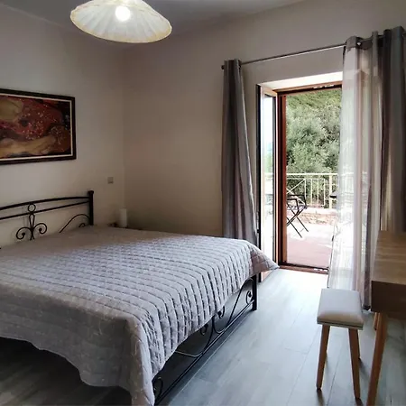 Olive Stonehouses - Alkistis *