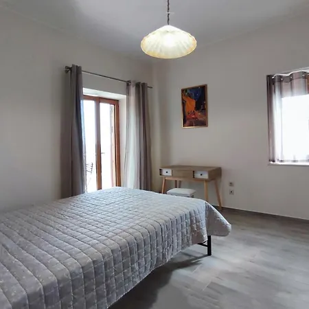 Olive Stonehouses - Alkistis *