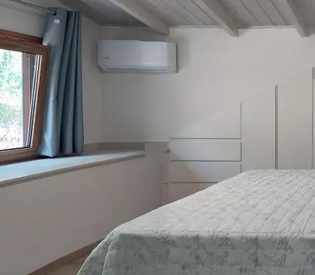 Olive Stonehouses - Alkistis *