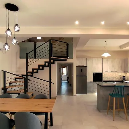 Olive Stonehouses - Alkistis *