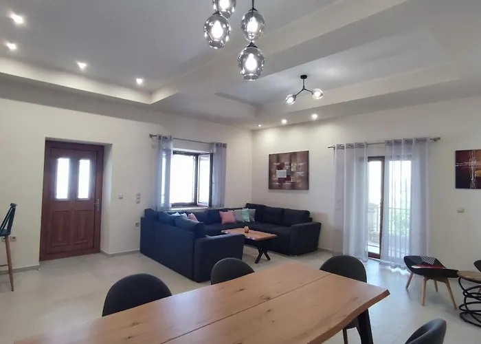 Olive Stonehouses - Alkistis קלמאטה